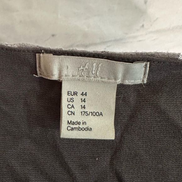 H&M Gray Lace Sleeveless Knee Length Dress, Size 14, Pre-owned - Picture 3 of 6